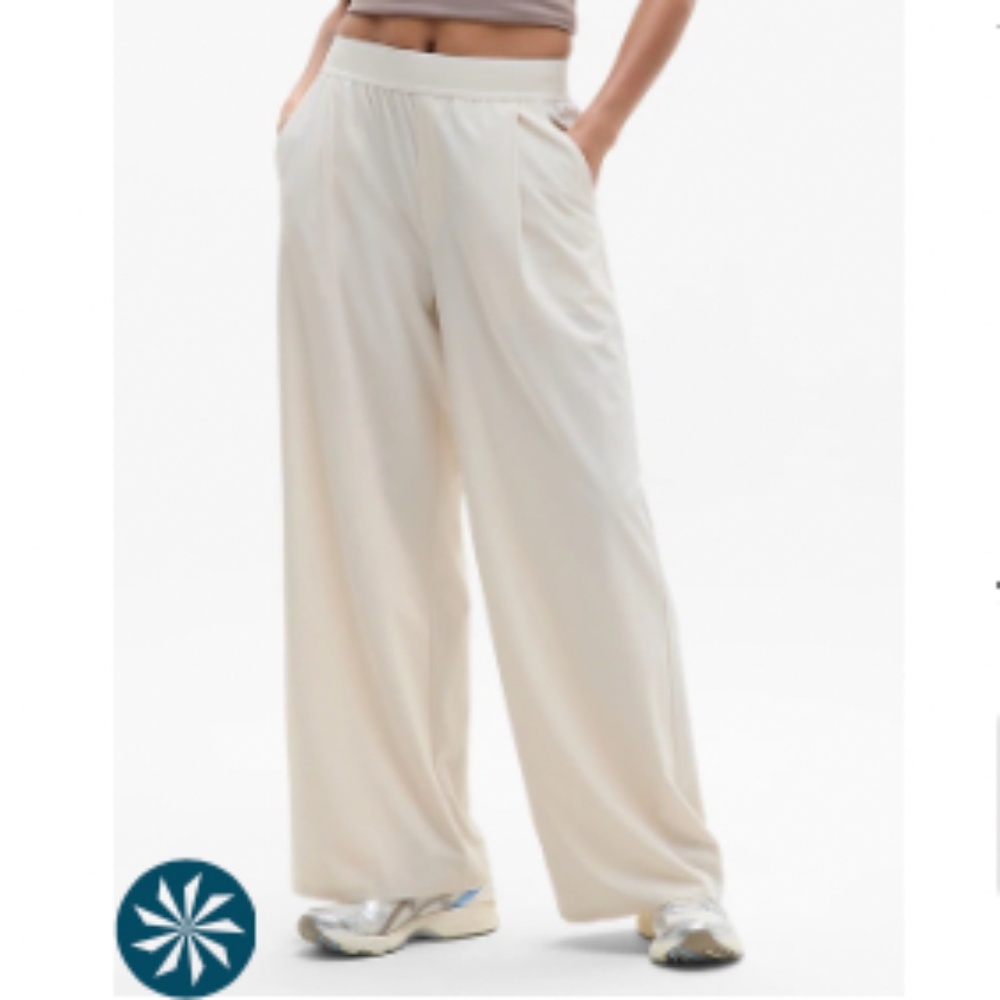 Athleta Stratosphere High Rise Wide Leg Pant NWT (M Tall, Bone White)